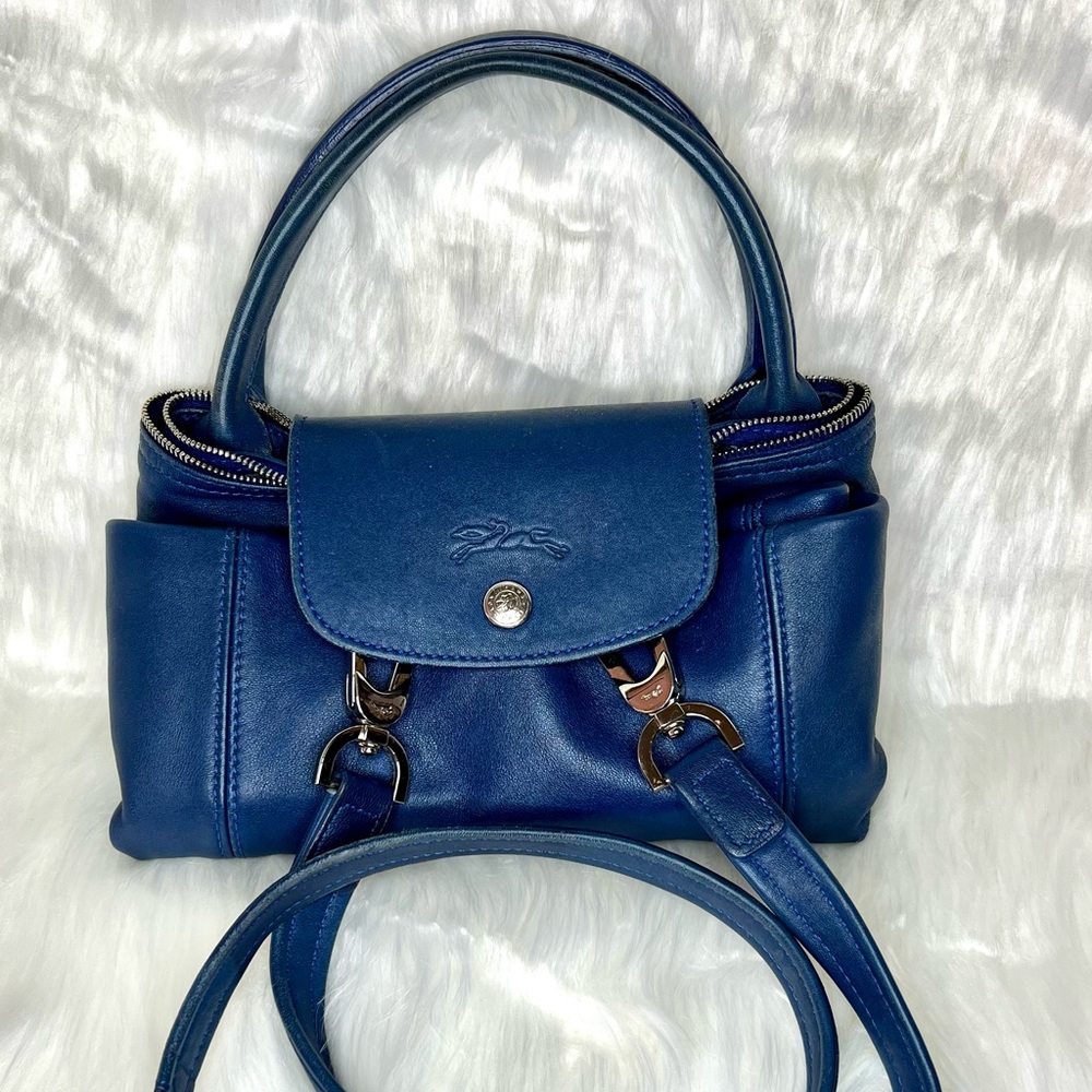 LONGCHAMP
Le Pliage Medium Leather Shoulder Bag
